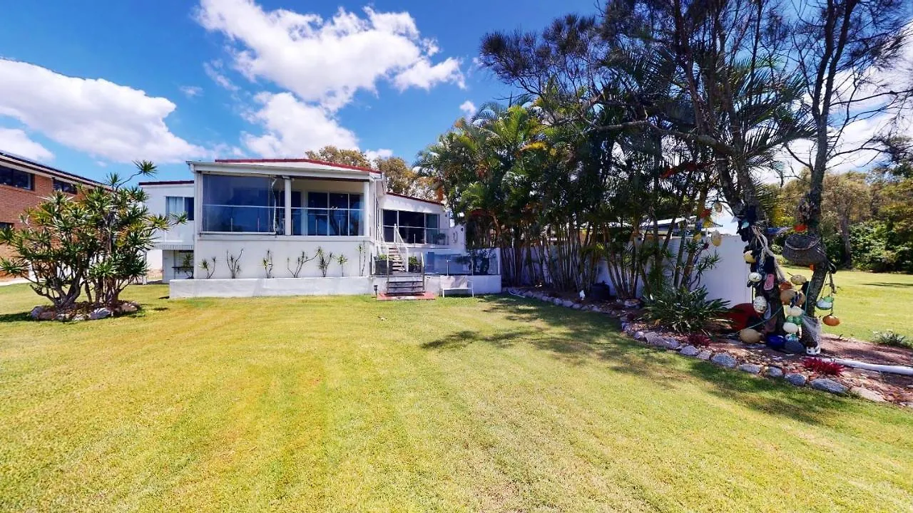 Palazzo On The Beach - Beachmere 0*,  Australia
